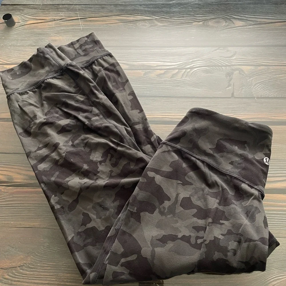 Lululemon Incognito Camo Multi Grey Jogger Crop